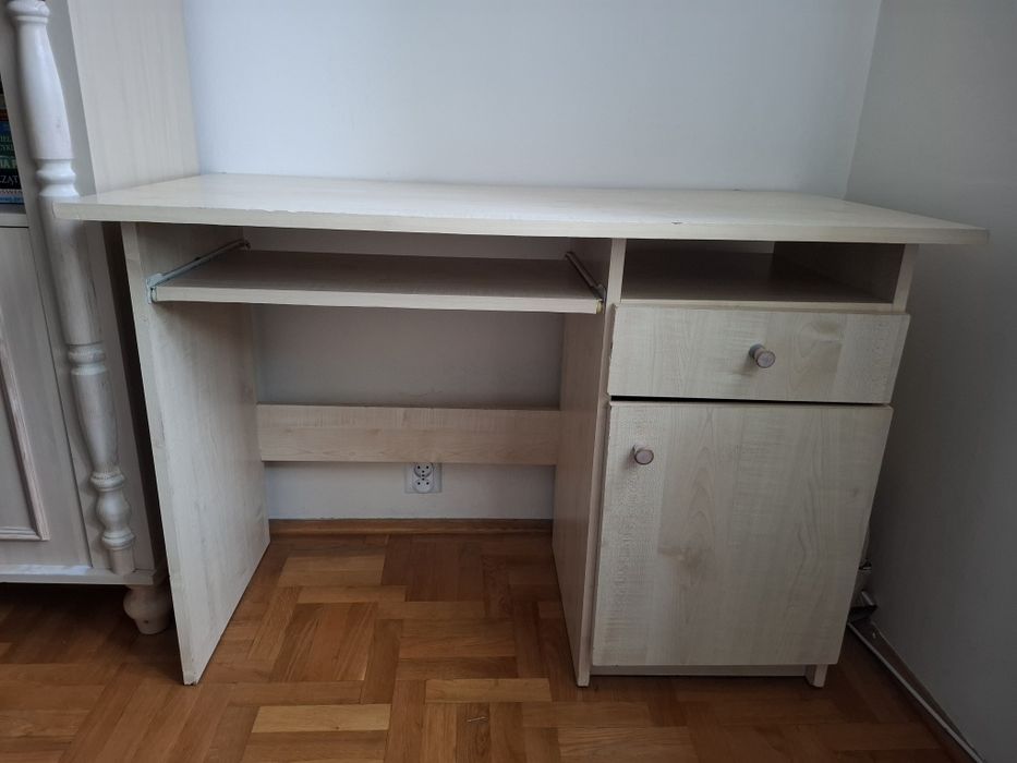 Biurko jasne używane