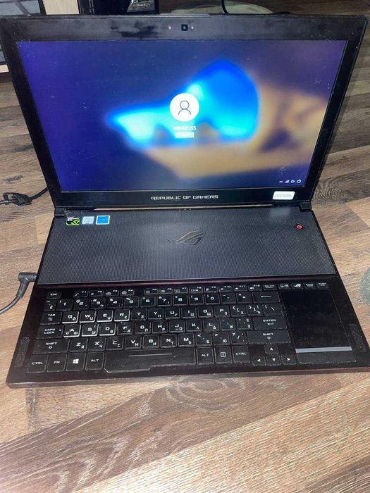 Игровой тонкий ноутбук Asus ROG zephyrus gx501 геймерский