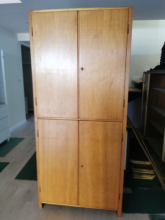 Estantes/Roupeiros/armários Olaio