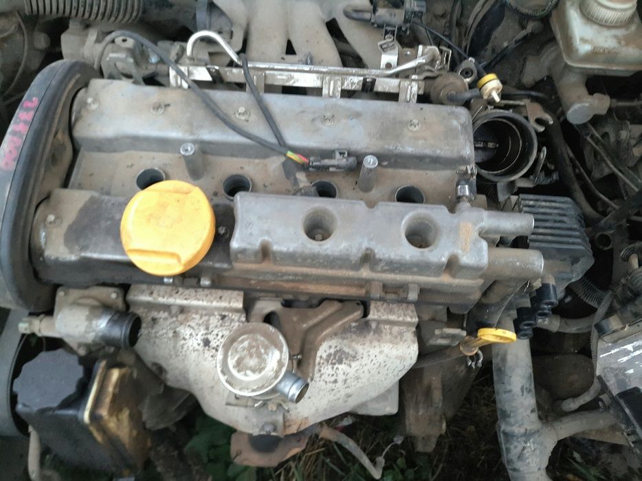 Двигун Опель Вектра 1.6 бензин