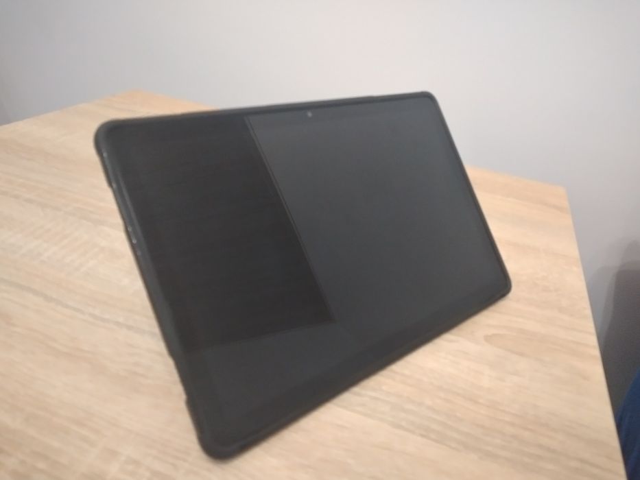 SPRZEDAM tablet + pancerne etui GRATIS