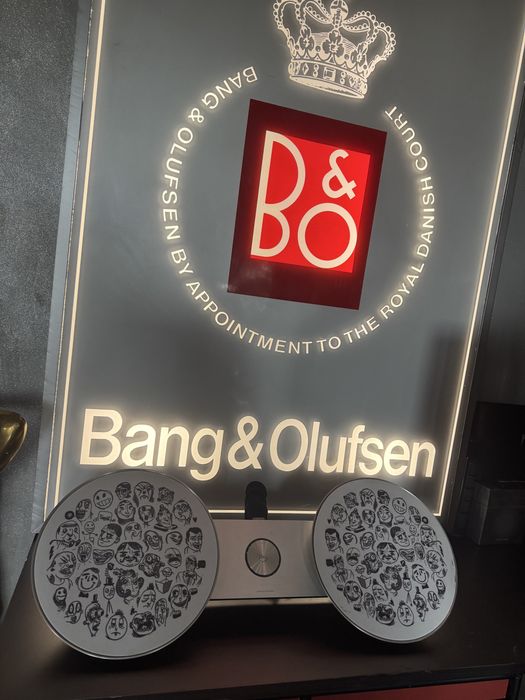 Bang Olufsen  BeoSound 8