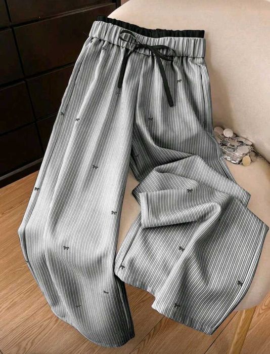 Штани вільного крою