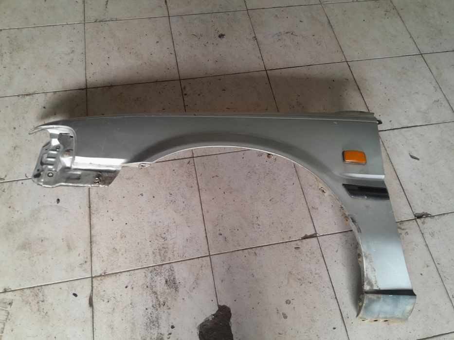 Guarda lamas esq toyota corolla e90