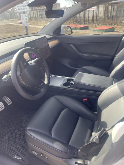 Tesla Model Y 2022/06 Performance 82 квт
