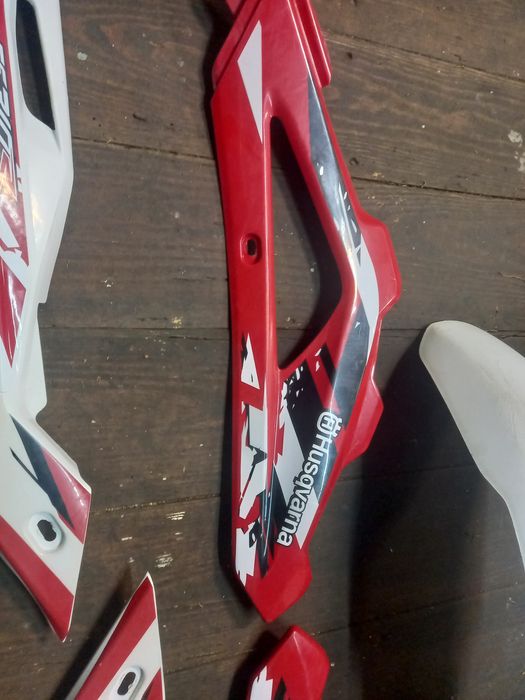 Plásticos originais Husqvarnas 2009 a 2014