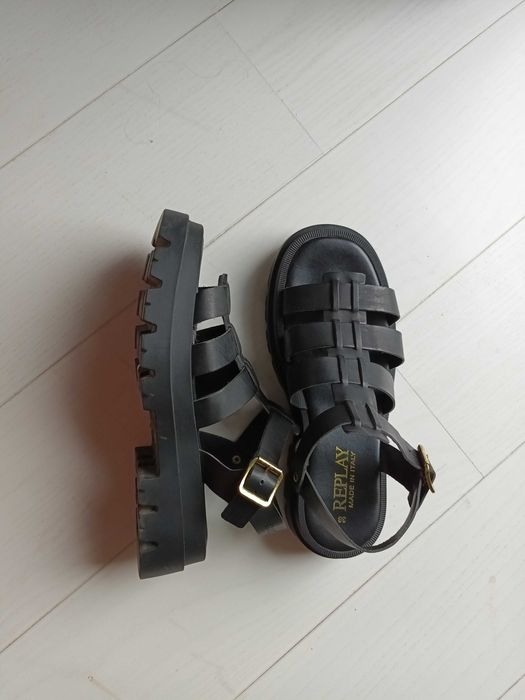 Sandały Replay na grubej podeszwie