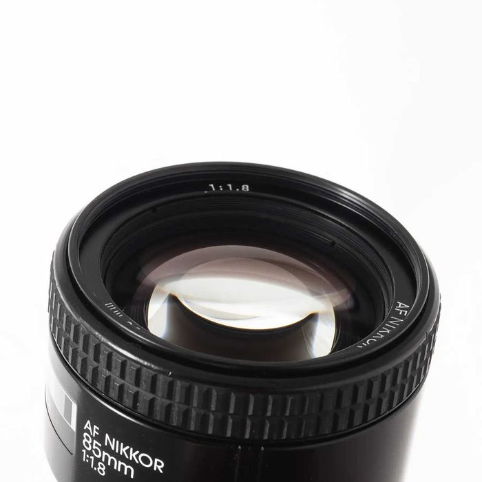 Об'єктив Nikon 85mm f/1.8 AF Nikkor