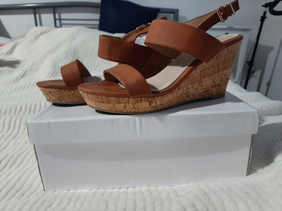 Sandały espadryle Quiosque na platformie na koturnie