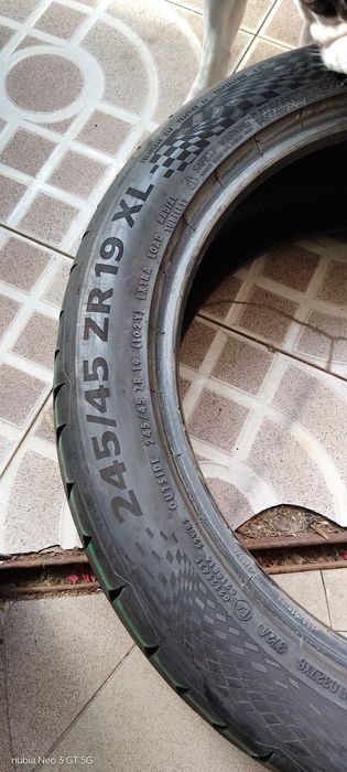 Pneus 245/40/19 semi novos