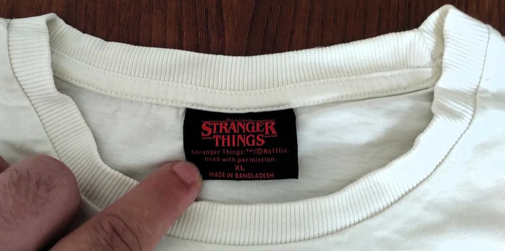 T-Shirt XL Stranger Things 1986 Hawkins Tigers XL