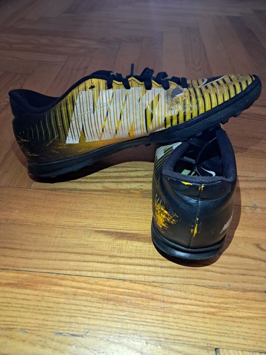 Сороконожки, бутсы, копы, футзалки Nike MercurialX Victory VI TF.