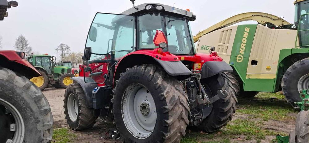 Massey Fergusson 6615 z turem