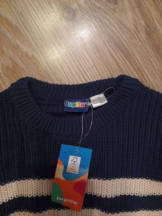 Nowy sweterek dziewczyny rozm.98/104