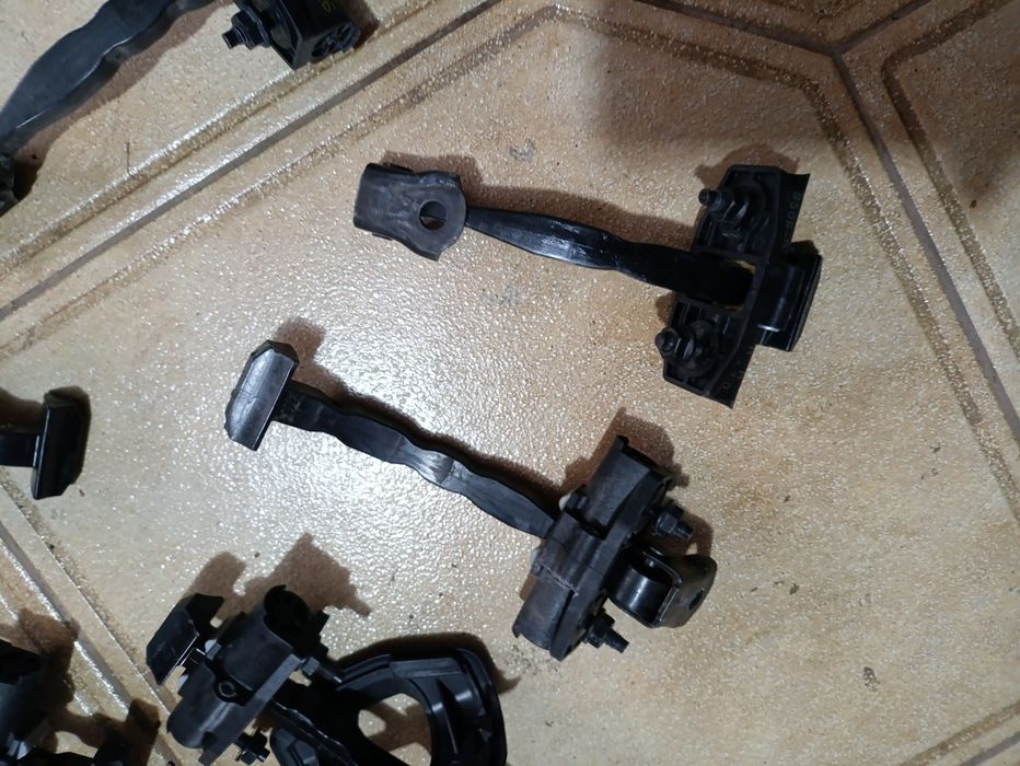 Обмежувач дверей тесла 3 Ограничитель дверей