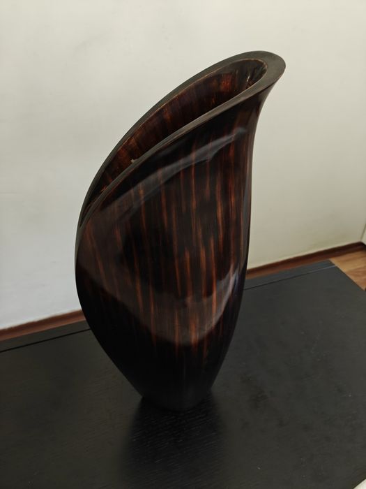 Este é um vaso de cerâmica Beswick 1457 com design moderno de Albert H