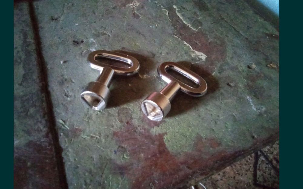 Ключ, для гитары , ключ гитарный .