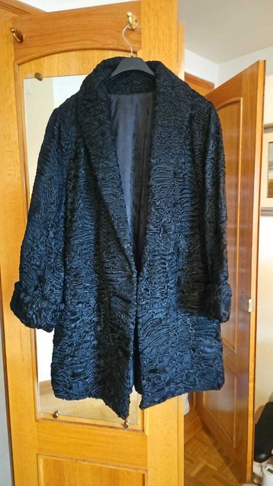 Casacos de pêlo Astracan e Vison