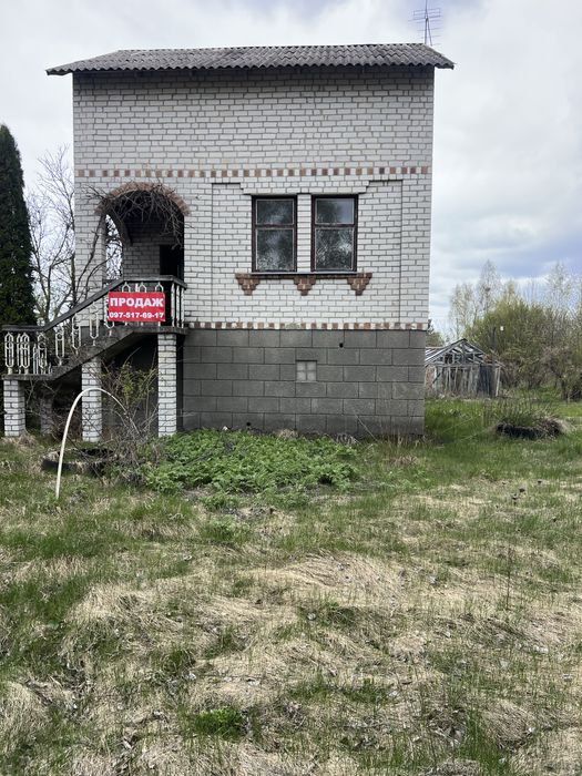 Продаж будинку  з цегли на приватній землі біля ставка