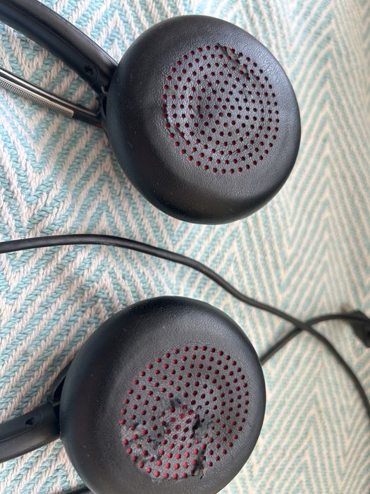 Plantronics headset voyager focus uc mais base