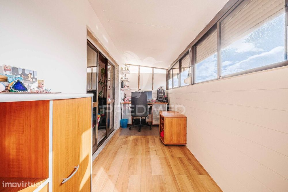 BAIXA DE PREÇO - Apartamento T2 C/garagem em Agualva-Cacém – Oportu...