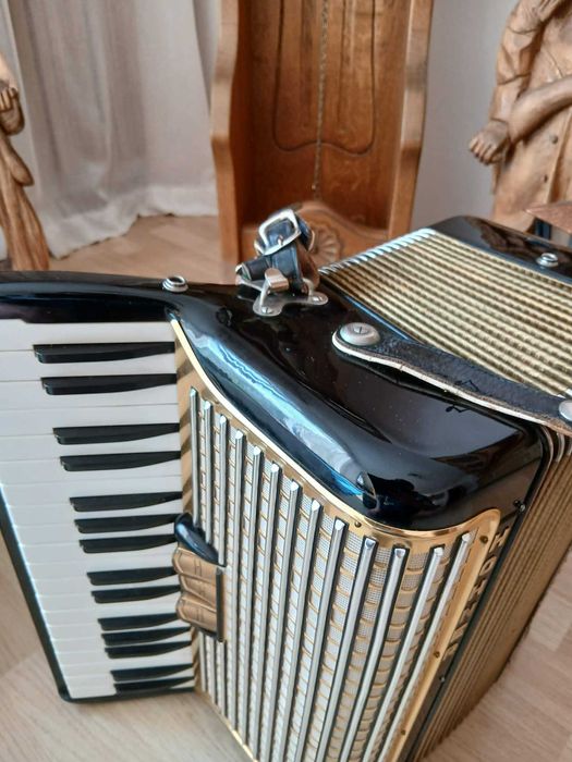 akordeon Hohner Concerto II 72 basy