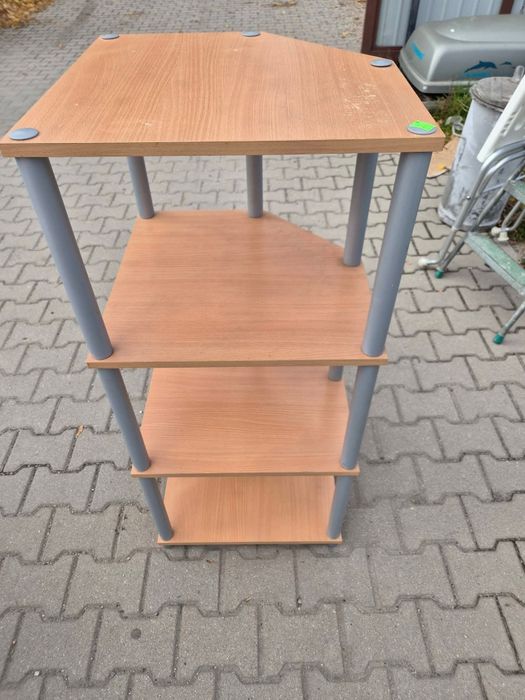 Regal narożny  z 4 półkami