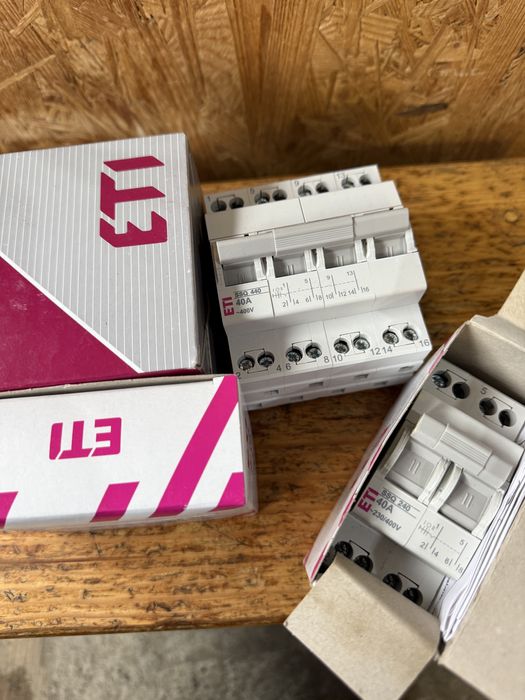 Перекидний автомат Hager Хагер, автомат ввода резерва, SFT