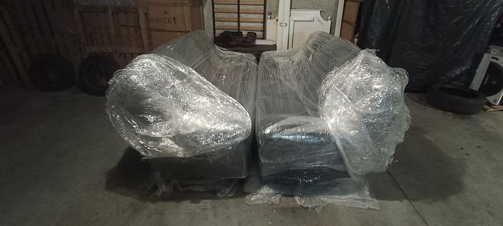 Negociável - 2 Sofás pretos reclináveis em pele