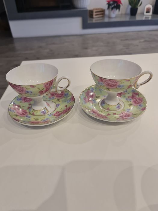 Filiżanki porcelana komplet
