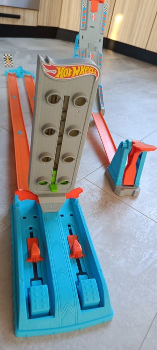 Hot wheels 2 tory + garaż piętrowy