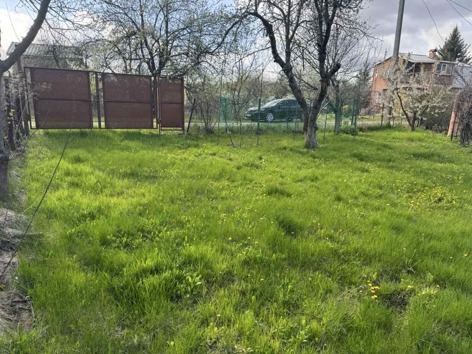 Земельна ділянка Терешки з власним виходом до озера та з панорамою на ліс.