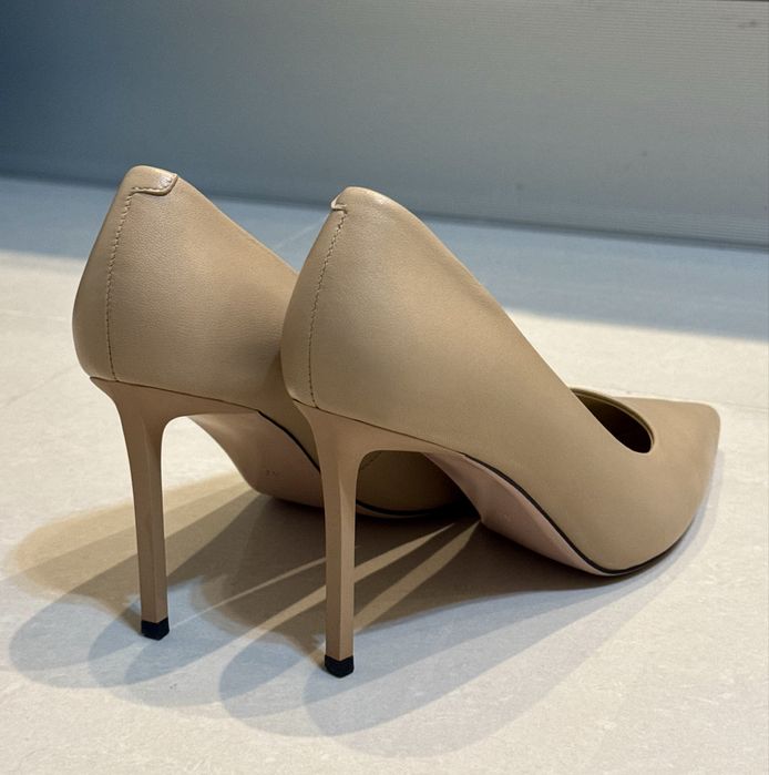 Бежеві класичні лодочки на підборах Wit Mooni