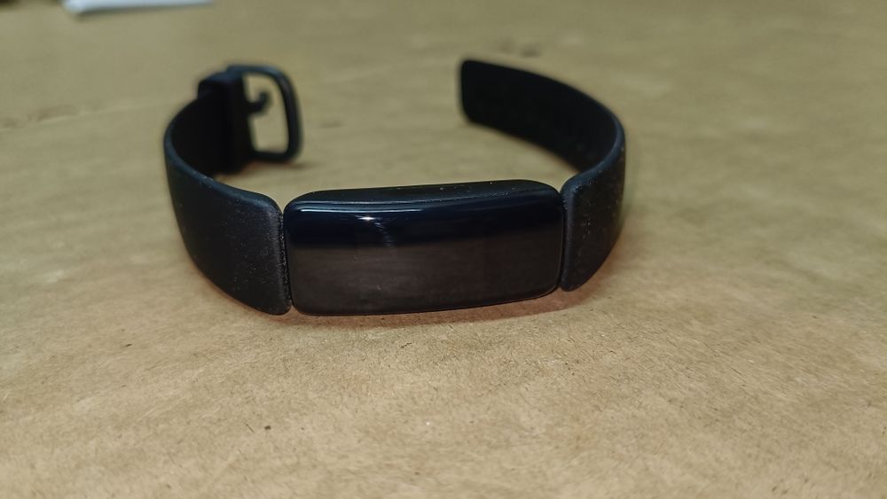 Fitbit Inspire 2 - tracker zdrowia i aktywności fizycznej