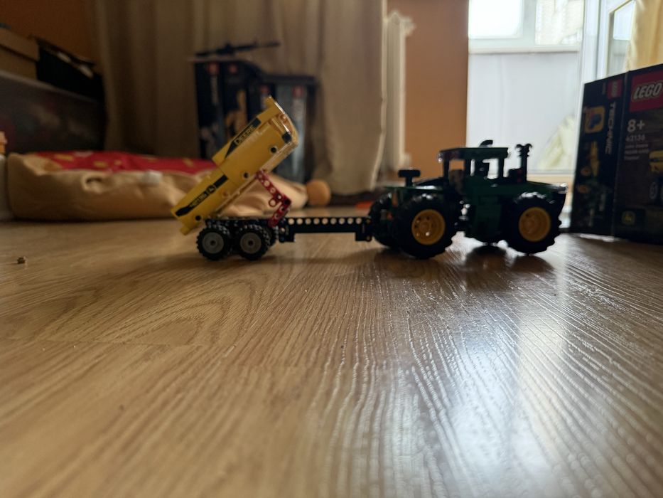 Lego 42136 трактор John Deere