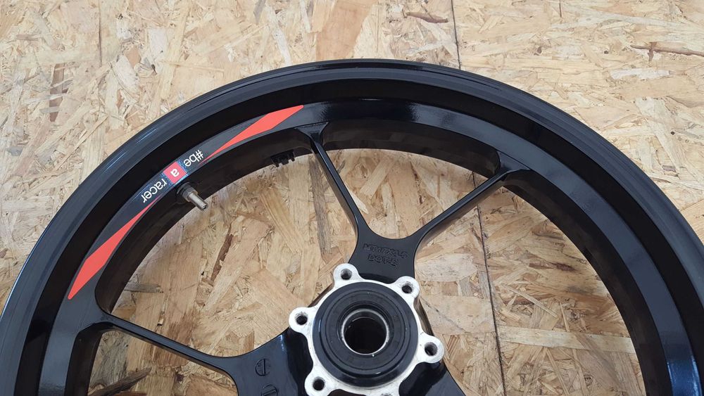 Felga Kolo Shiver 900 Aprilia  tyl super stan TYLNA jak NOWA 2017-