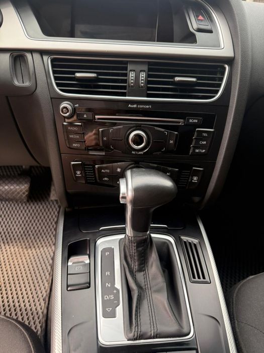 Продам Audi A4 b8 2013
