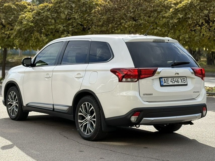 Продам Mitsubishi Outlander 2.4i gaz 2015