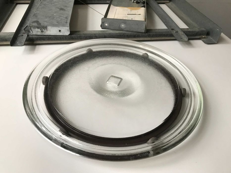 MÌELE - Peças: Microondas e Máquina de Lavar Loiça