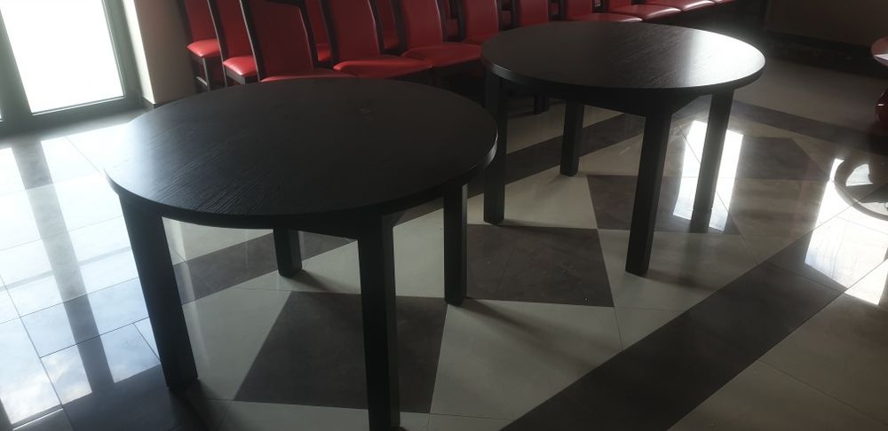 Meble do restauracji krzesła stoły