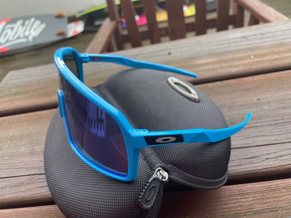 okulary przeciwsłoneczne Oakley Sutro Prizm niebieskie kite