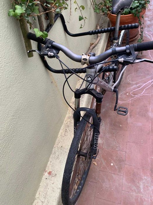 Bicicleta Berg com suspensão para peças
