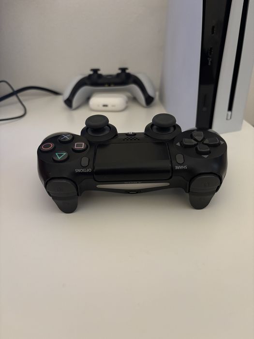 Comando PS4 (Como Novo)