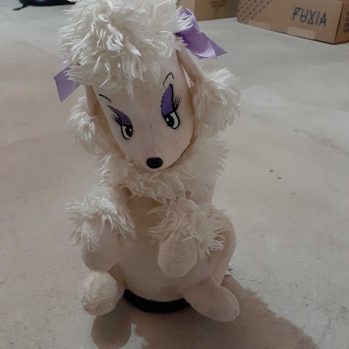 Boneca-Cadela dançante