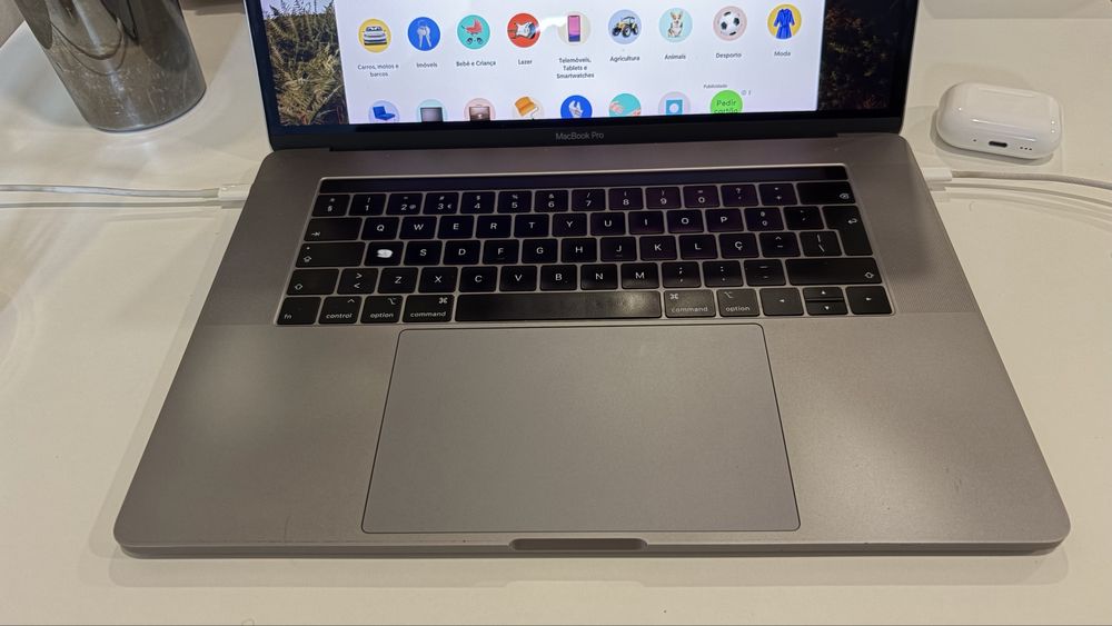 Apple MacBook Pro 15" 2018, i7, 16GB RAM
