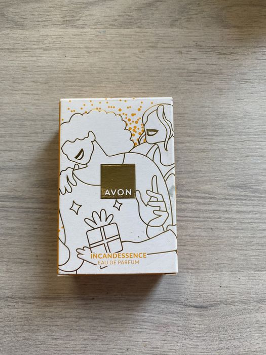 Perfumy avon w pudelku