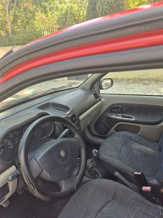 Renault Clio — fotografia 7