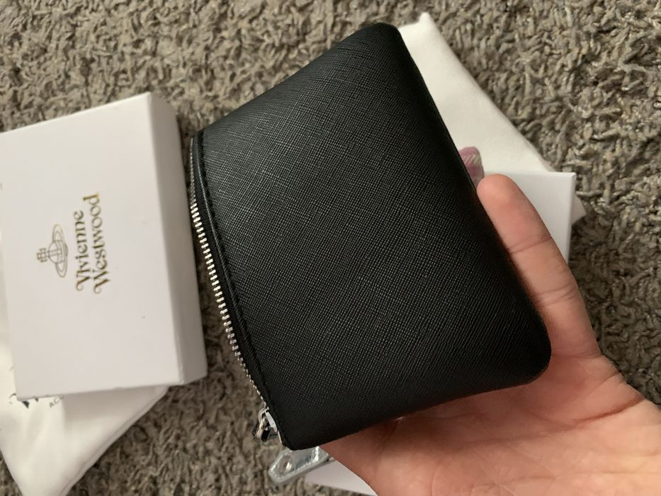 Монетниці Vivienne Westwood в двох кольрах