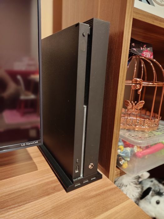 Konsola Xbox One X