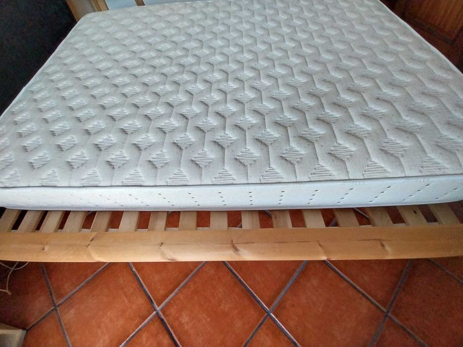 Cama Ikea + Colchão ortopédico